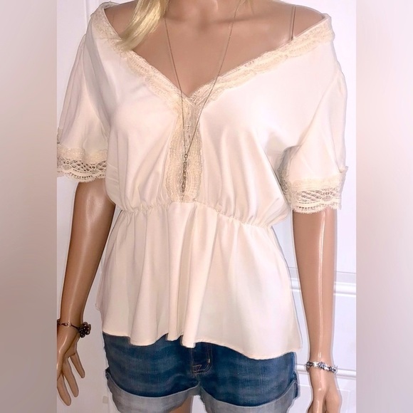Ivory lace V neck Boho Style Blouse with fluttery short sleeves Small - Picture 1 of 10